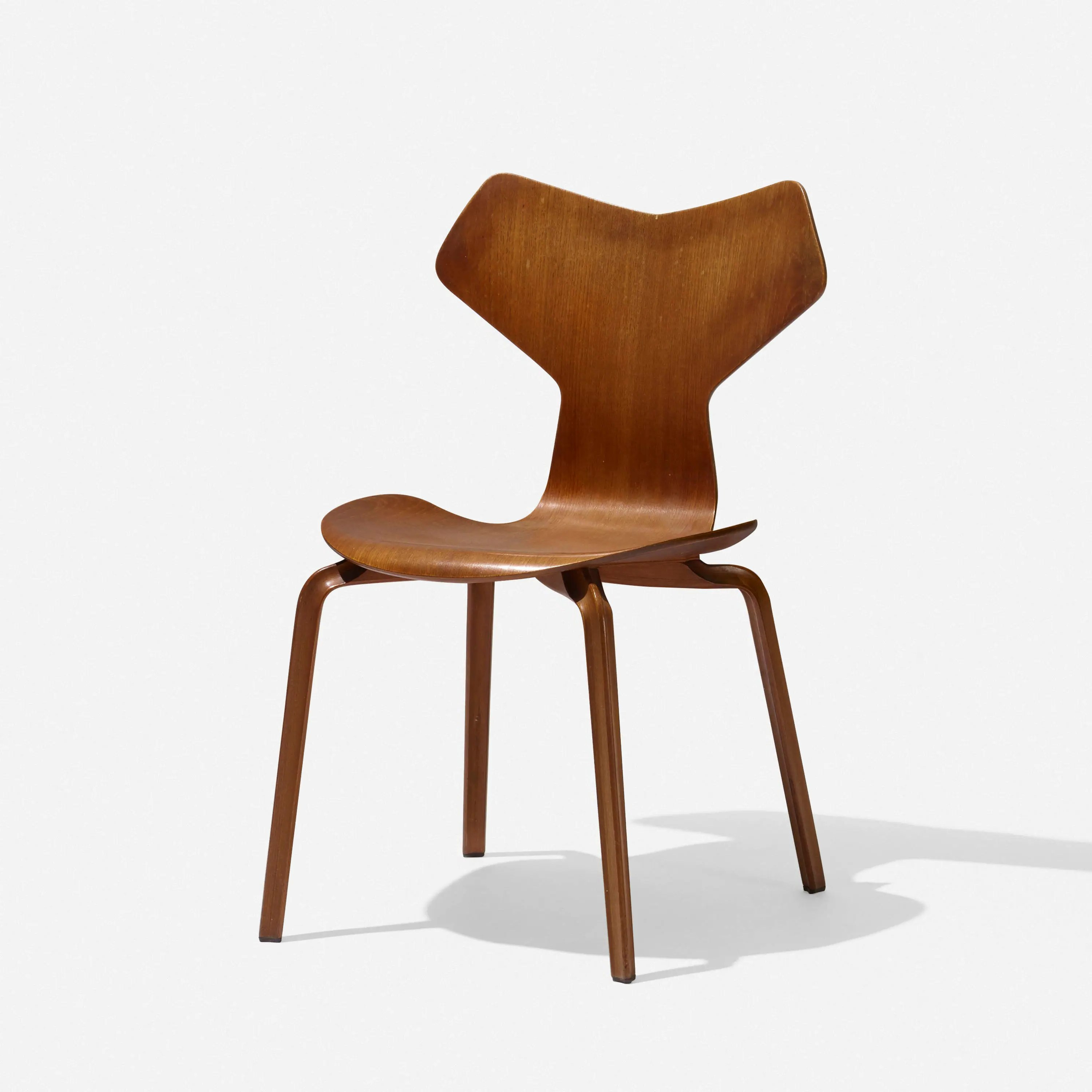 Arne Jacobsen Grand prix stol 4130 ben af træ